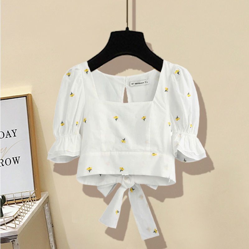 Blusa com Bordado Floral - O Retalho