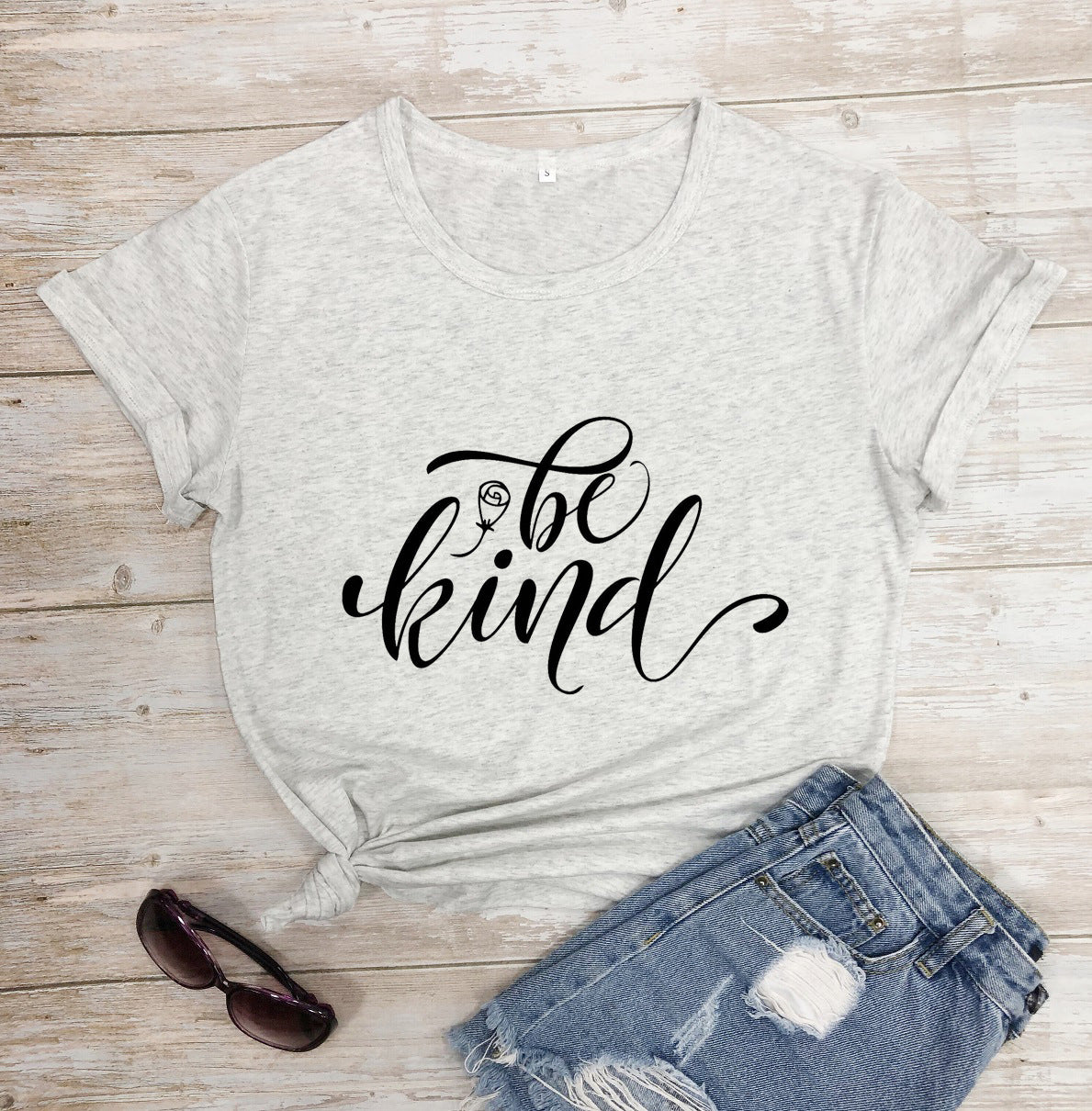 Camiseta manga curta estilo Europeu - O Retalho