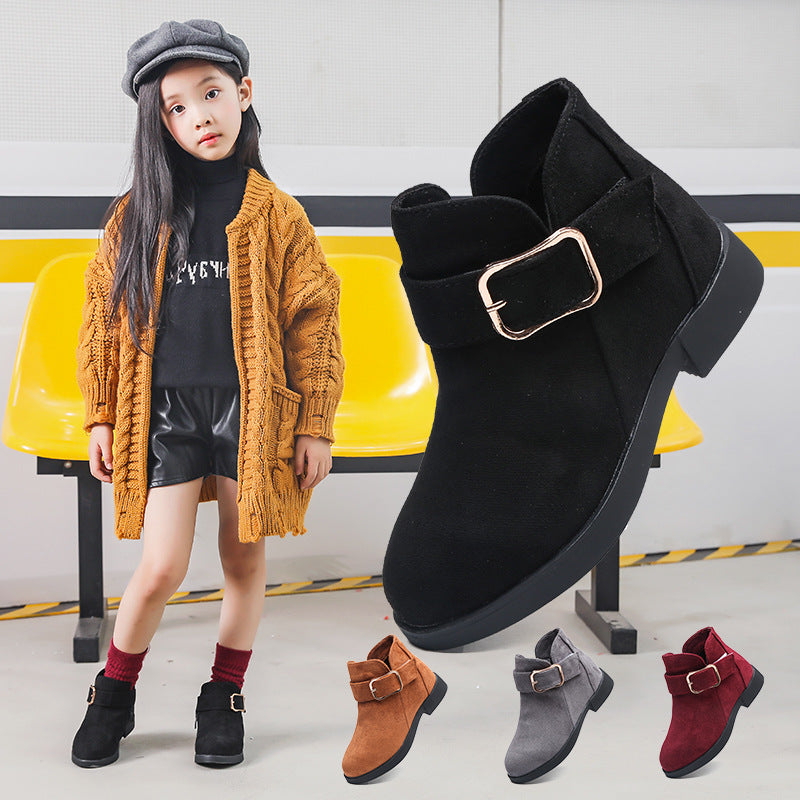 Botas infantis de couro com fecho dourado - O Retalho