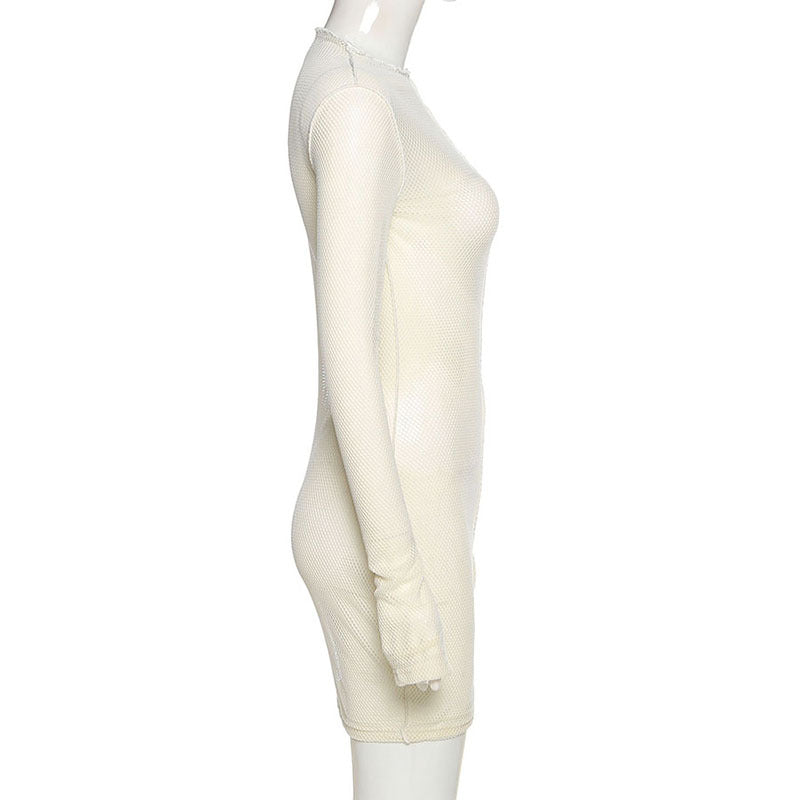 Vestidos transparentes com mangas compridas que cobrem os quadris. - O Retalho