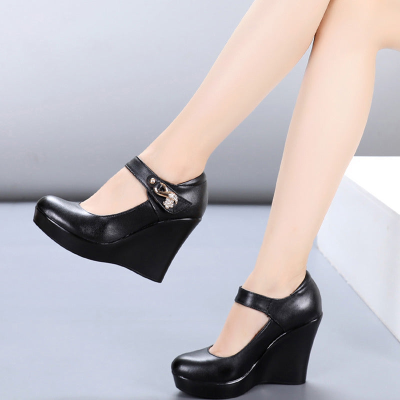 Sapatos femininos de salto alto - O Retalho