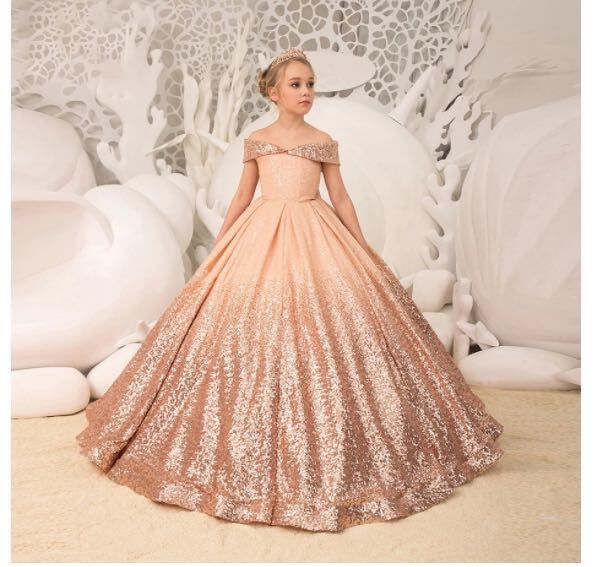 Vestido de cauda longa para meninas - O Retalho