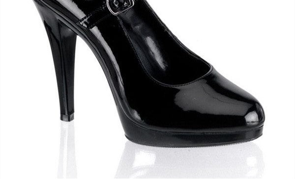 Salto alto preto👠 - O Retalho