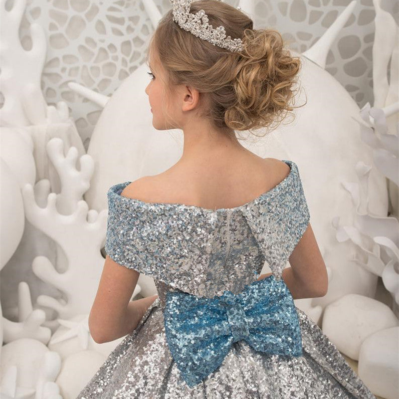 Vestido de cauda longa para meninas - O Retalho