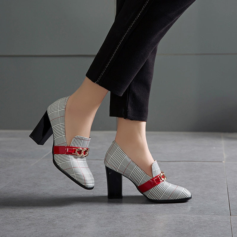 Sapatos femininos Salto alto - O Retalho