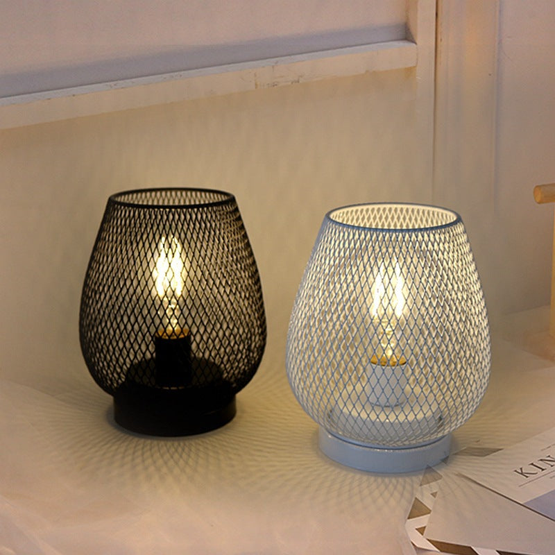 Luminária de Mesa Noturna a Pilhas com Design de Gaiola - O Retalho