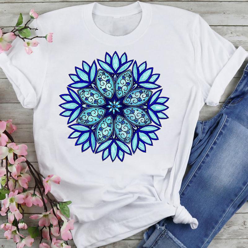 Camiseta com estampa gola redonda - O Retalho