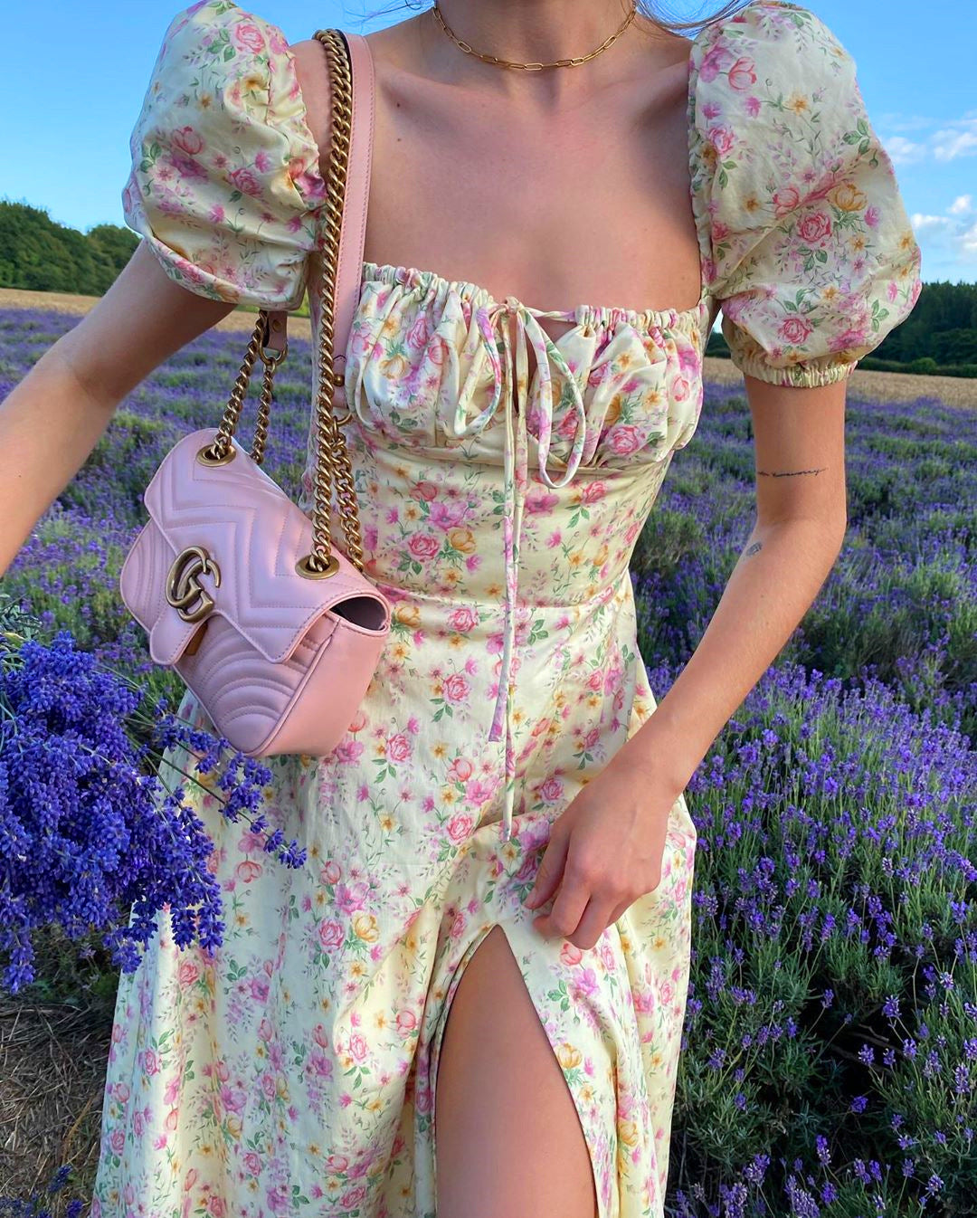 Vestido feminino com estampa floral - O Retalho