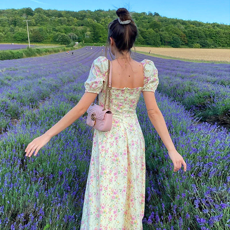 Vestido feminino com estampa floral - O Retalho