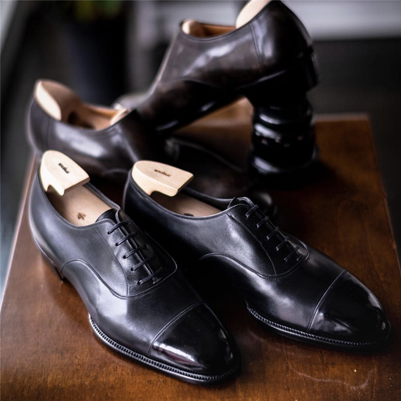 Sapatos masculinos de couro britânico com cadarços formais e cano baixo - O Retalho