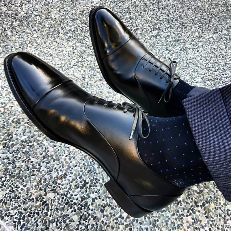 Sapatos masculinos de couro britânico com cadarços formais e cano baixo - O Retalho