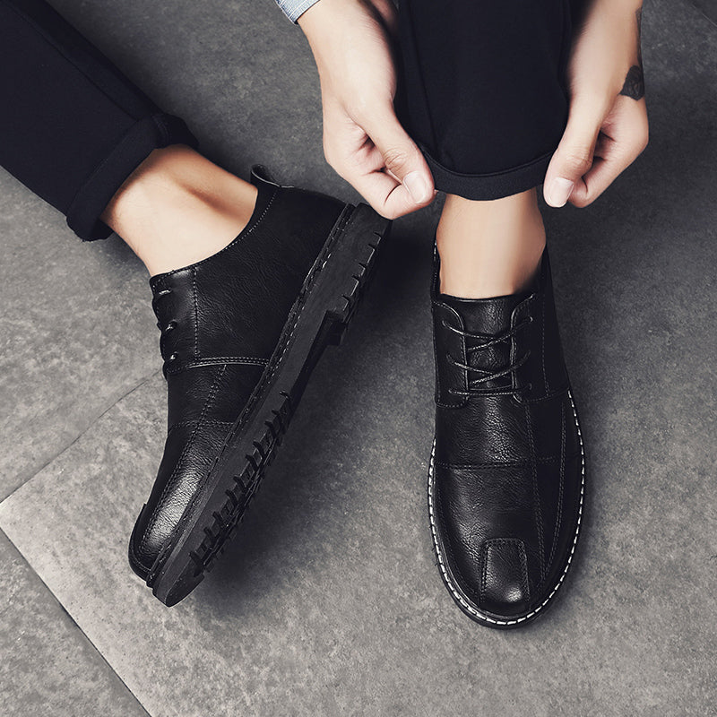 Sapatos pretos de couro para homem - O Retalho