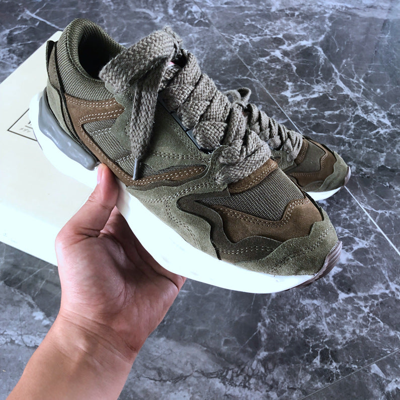 Sapatos para homens com sola grossa e elevações - O Retalho