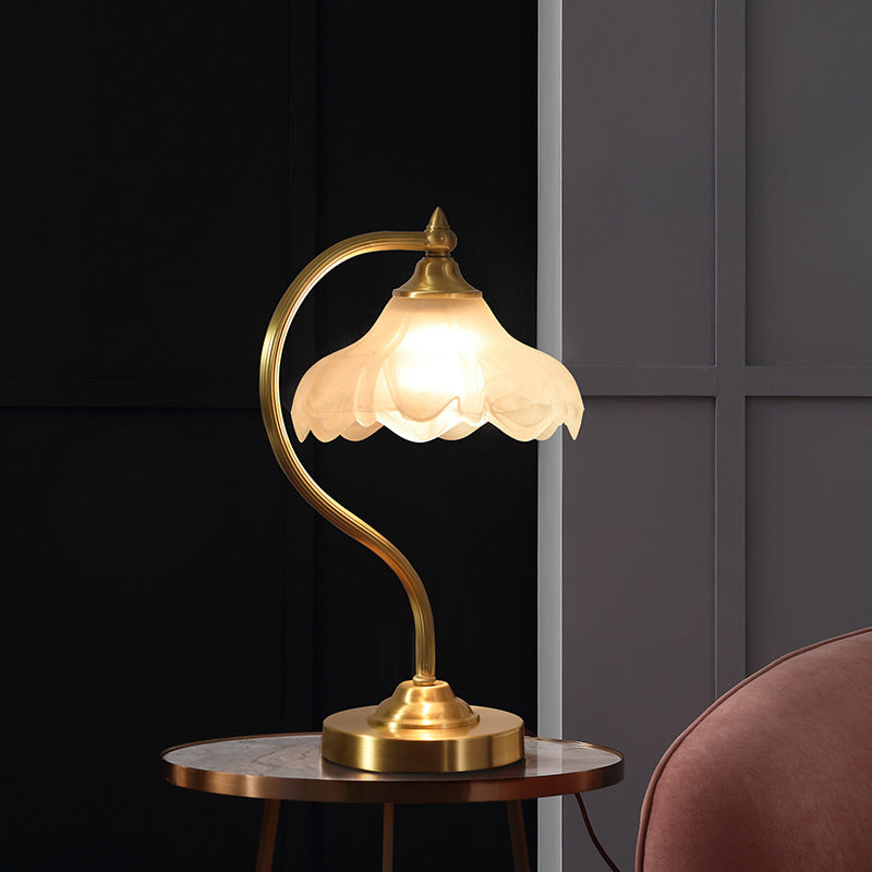 Luminária de Cabeceira para Quarto - O Retalho