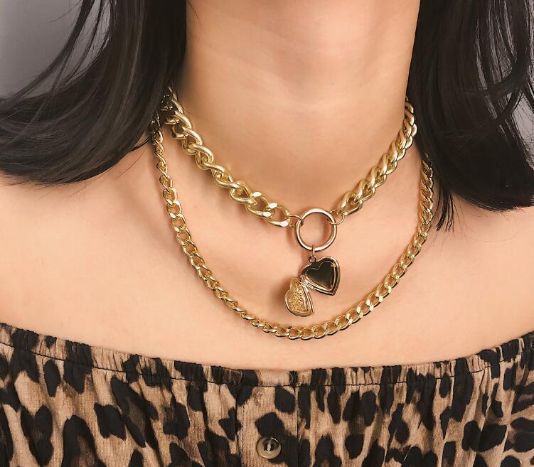 Colar Choker de Coração em Metal para Mulheres. - O Retalho