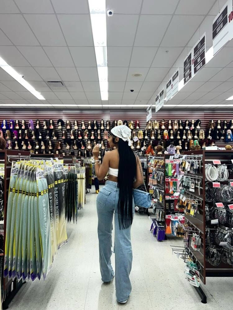 Jeans Rasgado Reto de Cintura Alta Feminino - O Retalho