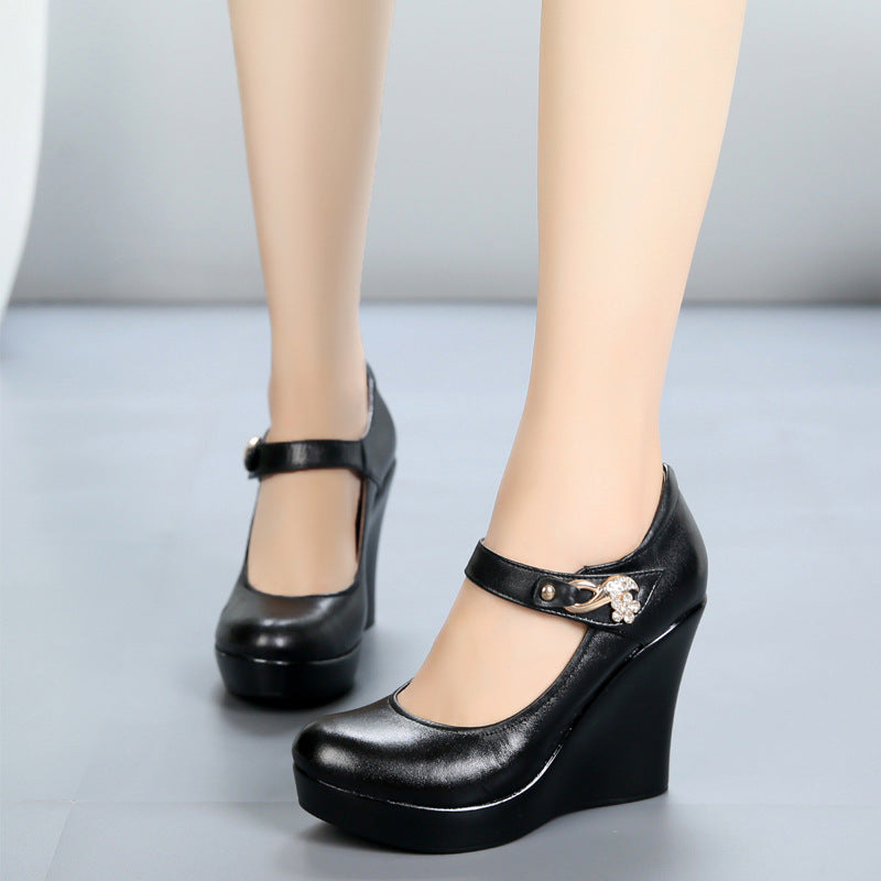 Sapatos femininos de salto alto - O Retalho