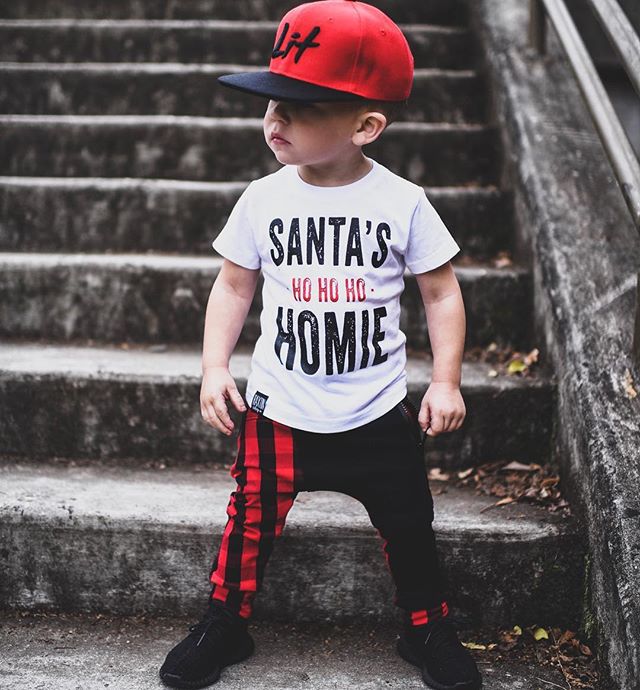 Camiseta com estampa de letras - O Retalho