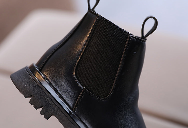 Sapatos Infantis de Couro e Elegância - O Retalho