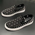 Sapatos casuais respiráveis com rebite da moda para homens - O Retalho