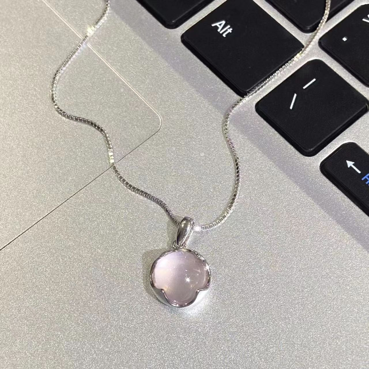 Colar atrativo de cristal para mulheres. - O Retalho