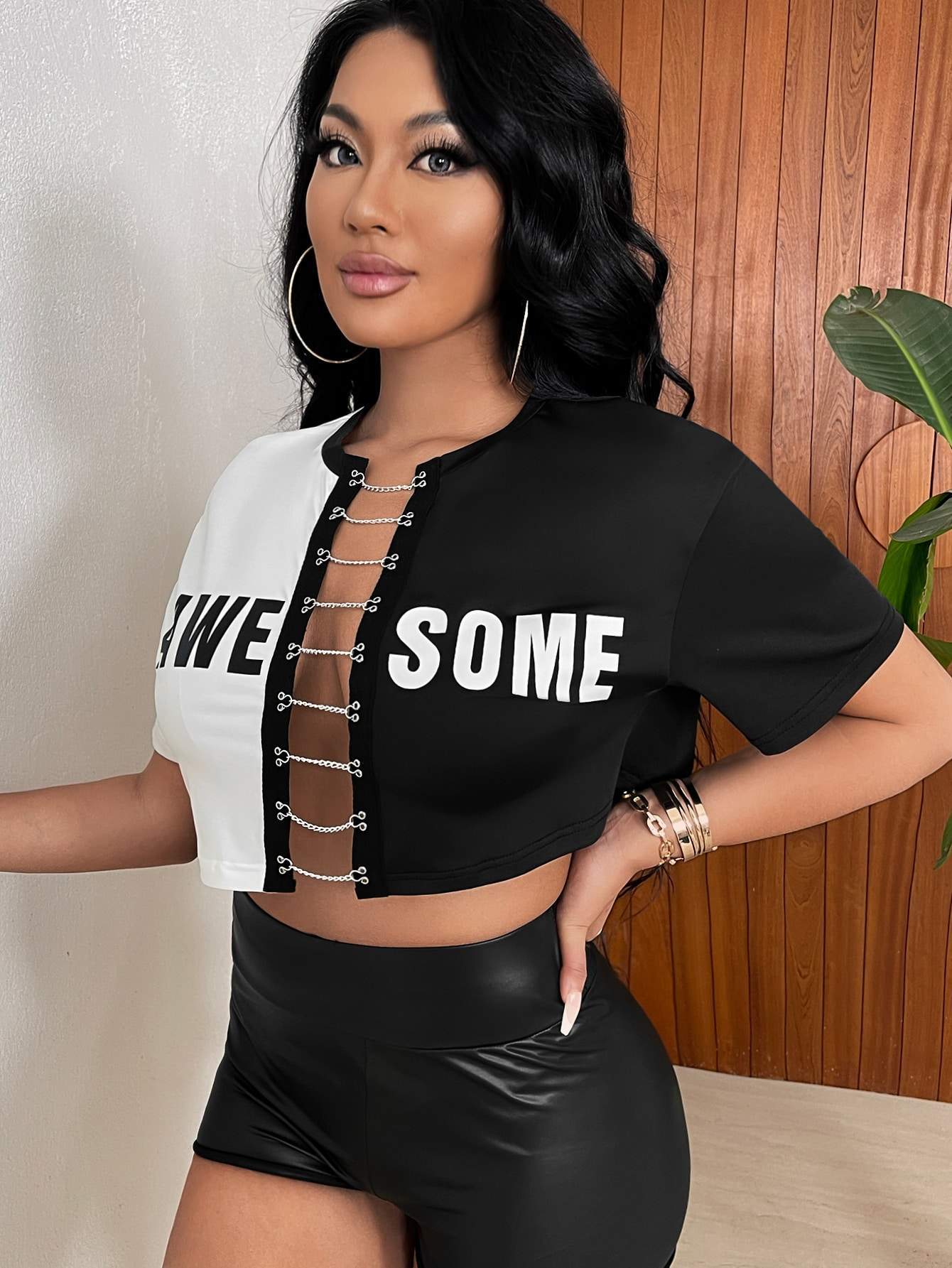 Round Neck Contrast Color Chain Fashion Letters Cardigan T-shirt - O Retalho