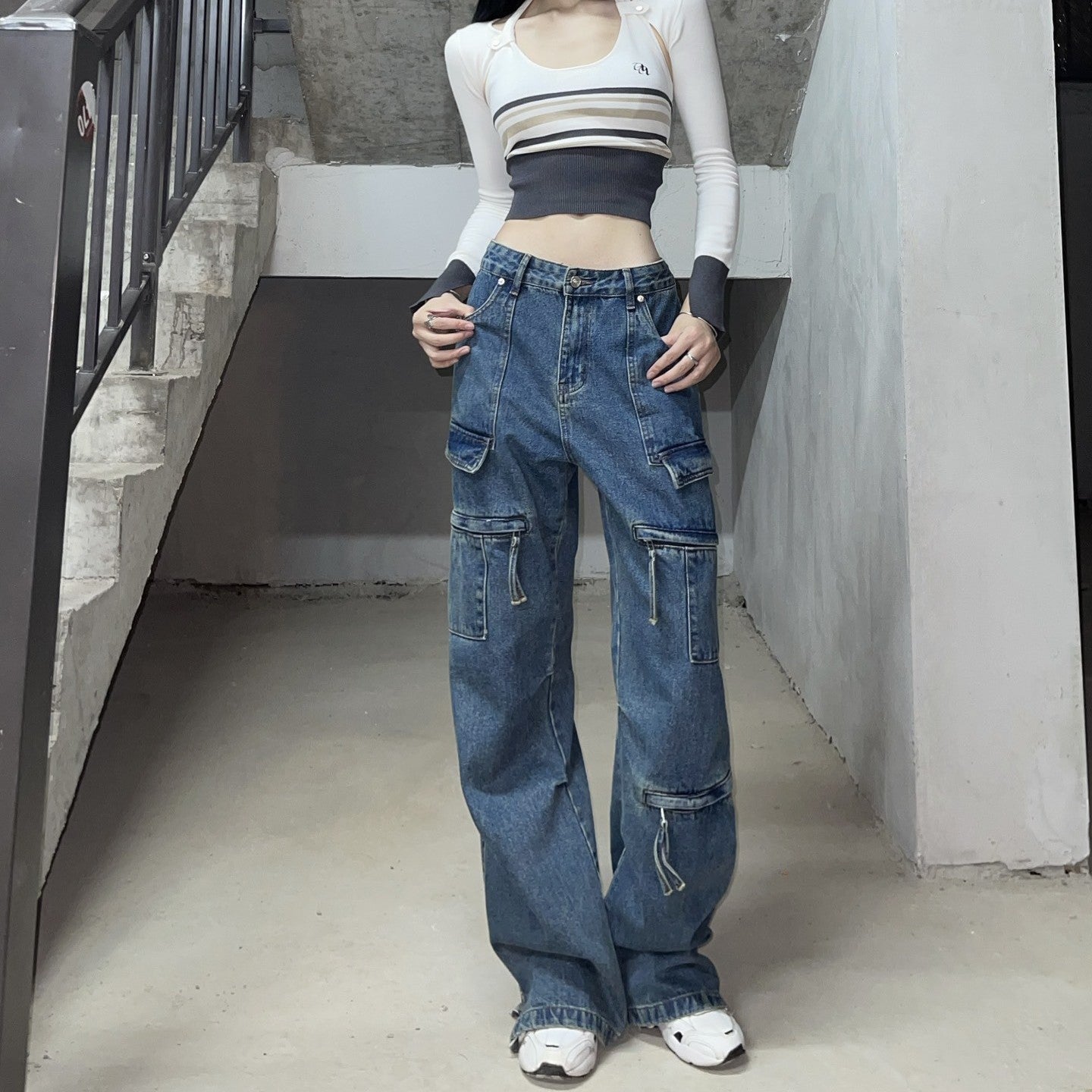Calças jeans de perna reta com bolso de carga - O Retalho