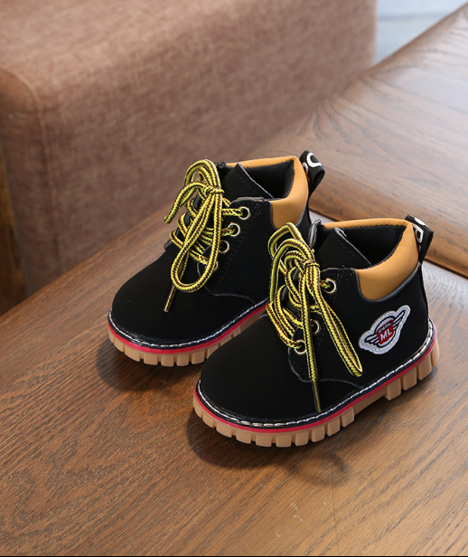 Botas para Meninos no Inverno - O Retalho