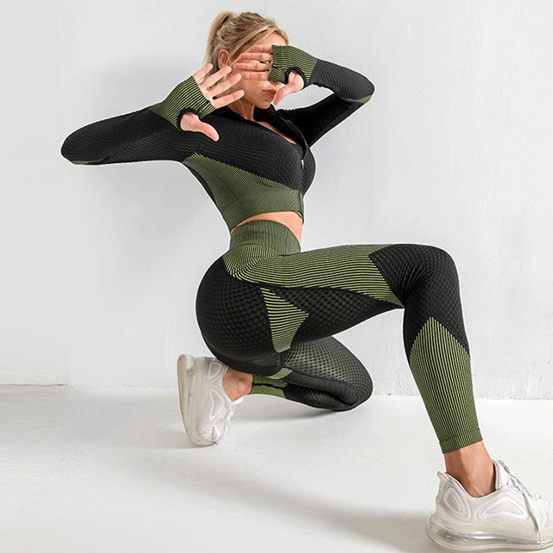 Conjunto de Yoga sem Costuras com 3 Peças para Mulheres: Estilo Único e Conforto Inigualável - O Retalho
