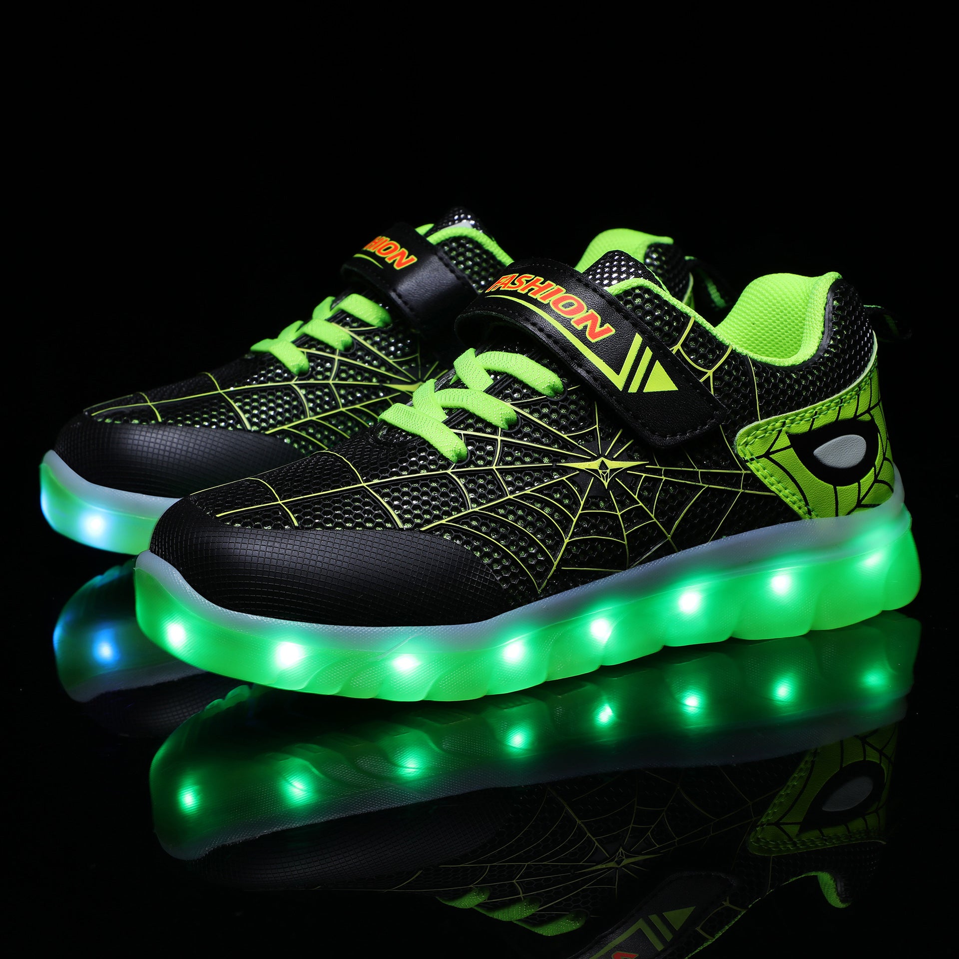 Sapatos Infantis com LED USB Recarregável e Velcro - O Retalho