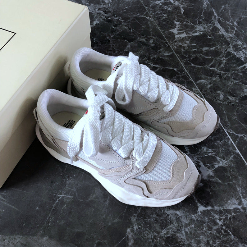 Sapatos para homens com sola grossa e elevações - O Retalho