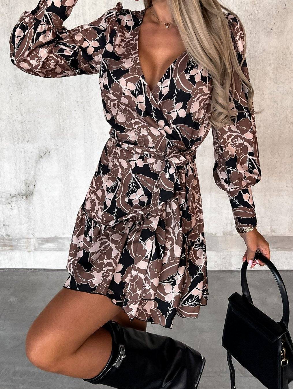 Vestido curto com mangas compridas para Mulheres. - O Retalho