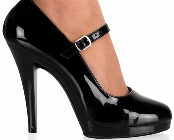Salto alto preto👠 - O Retalho