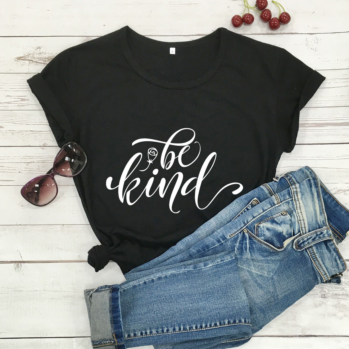 Camiseta manga curta estilo Europeu - O Retalho