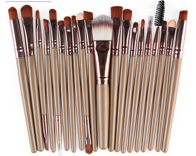 Conjunto de pincéis de maquiagem: pincel para pó solto, pincel de blush e pincel de sombra. - O Retalho