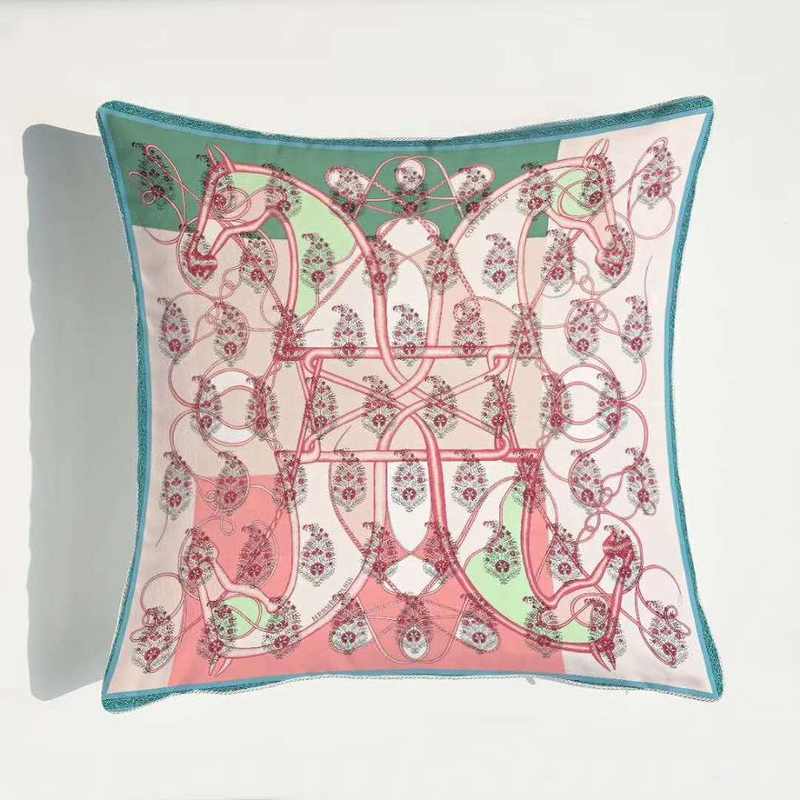 Almofada Decorativa para Sala de Estar, Quarto - O Retalho