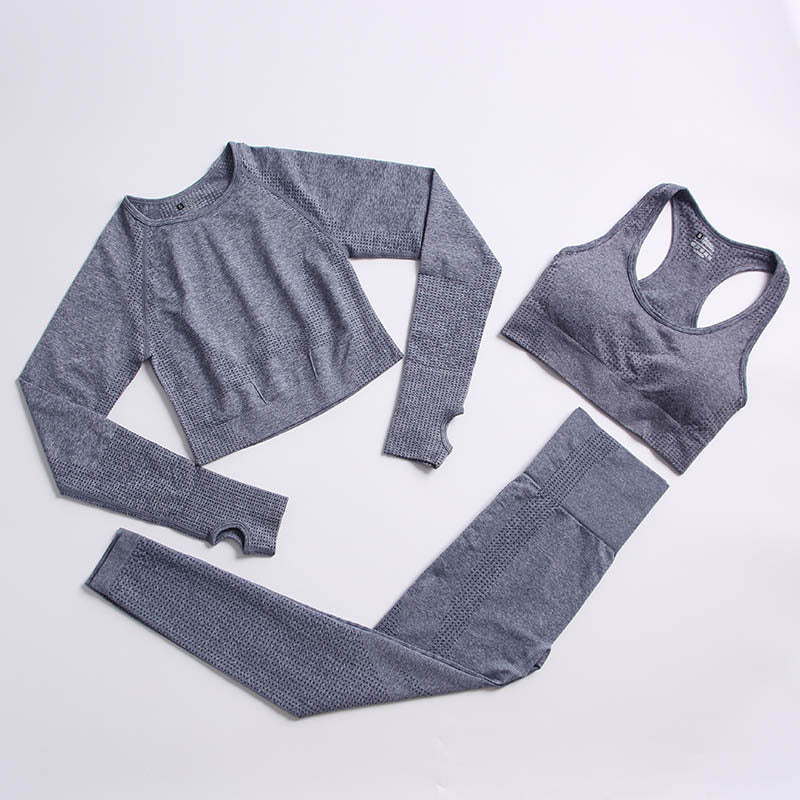 Conjunto de Roupas de Yoga Fitness - Elegância Sem Costuras para Mulheres Ativas - O Retalho