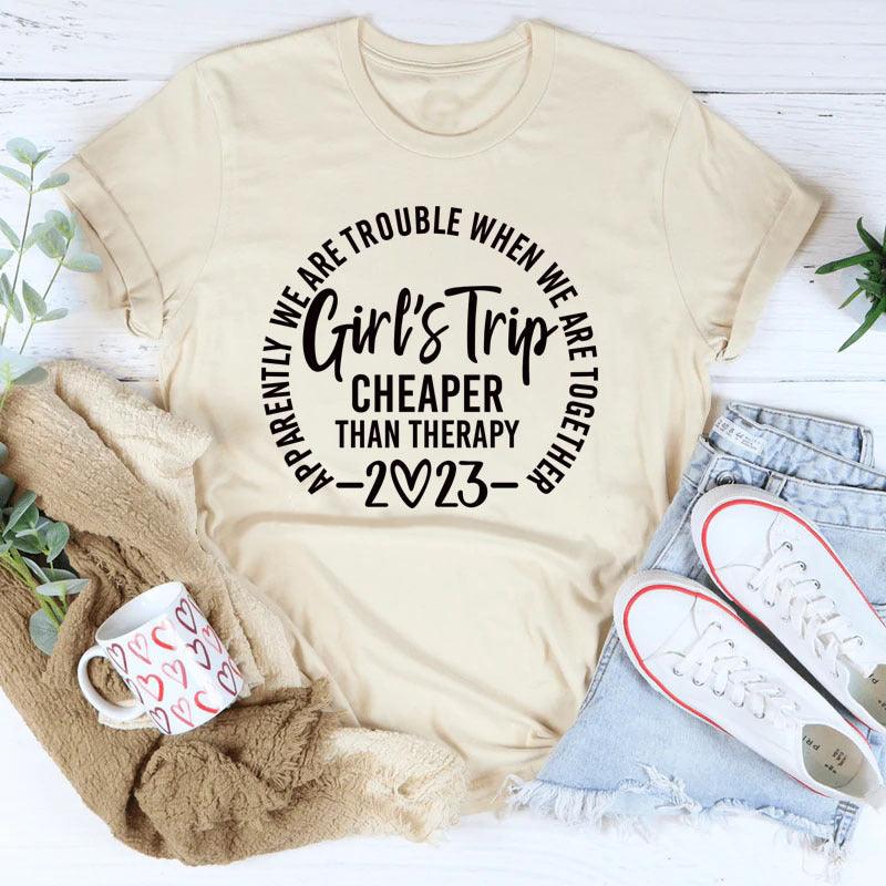 Camiseta feminina solta com mangas curtas e gola redonda. - O Retalho
