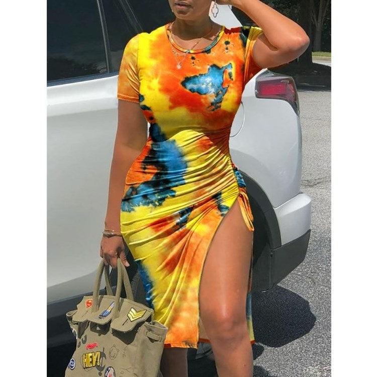 Vestido estampado com mangas curtas e cordão na cintura. - O Retalho