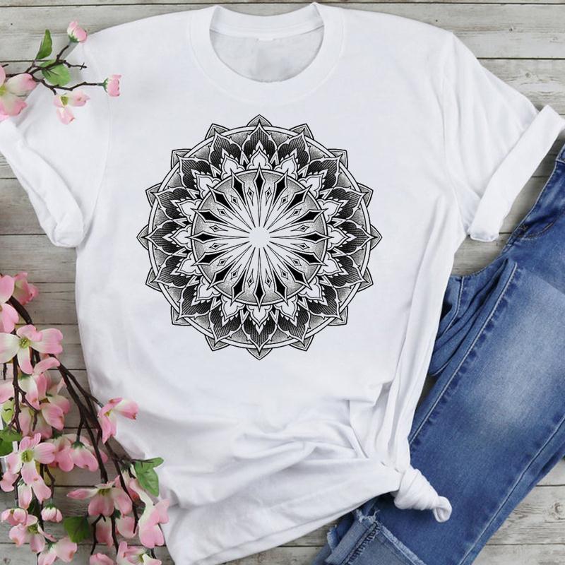 Camiseta com estampa gola redonda - O Retalho