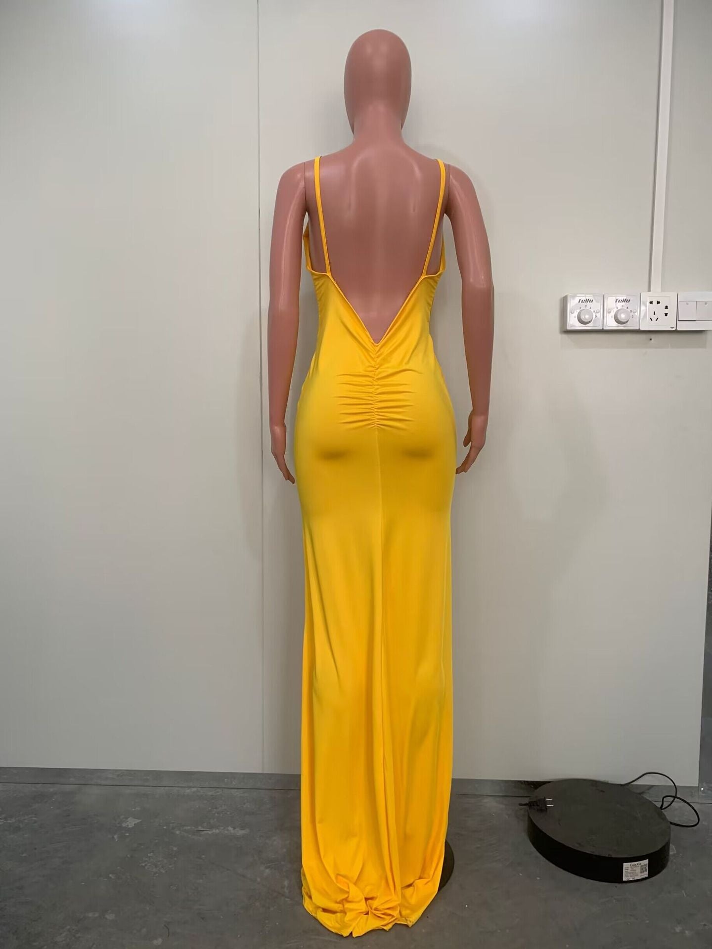 Vestido Fashion Sem Costas em Cor Sólida. - O Retalho