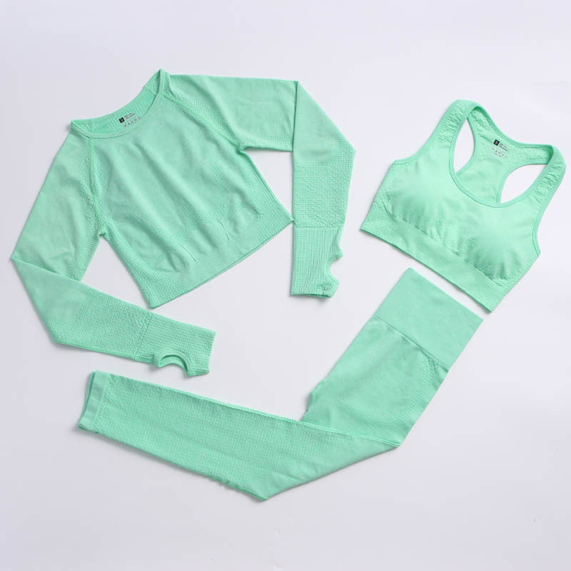 Conjunto de Roupas de Yoga Fitness - Elegância Sem Costuras para Mulheres Ativas - O Retalho