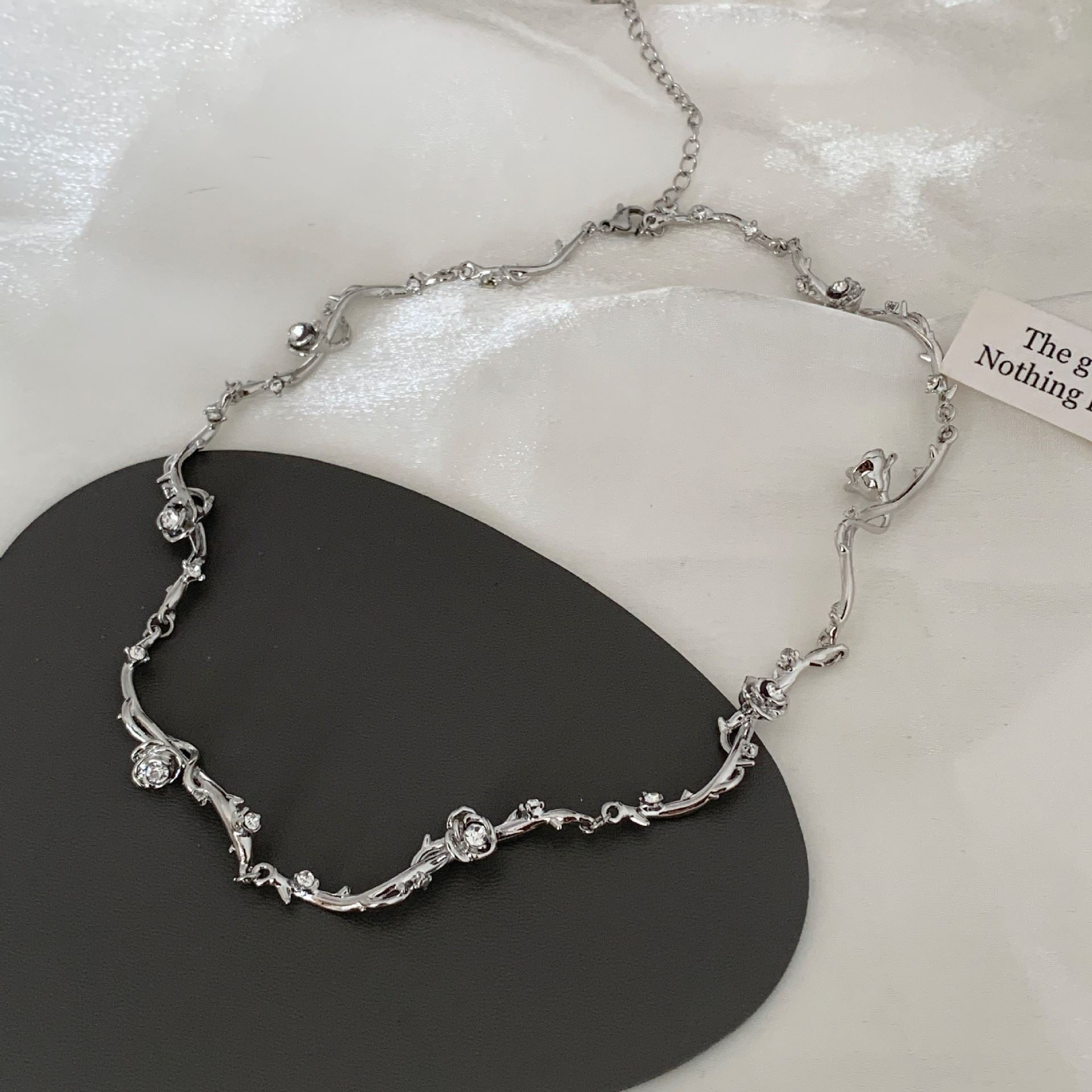 Thorn Rose Zircon Necklace For Women - O Retalho