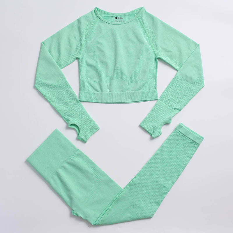 Conjunto de Roupas de Yoga Fitness - Elegância Sem Costuras para Mulheres Ativas - O Retalho