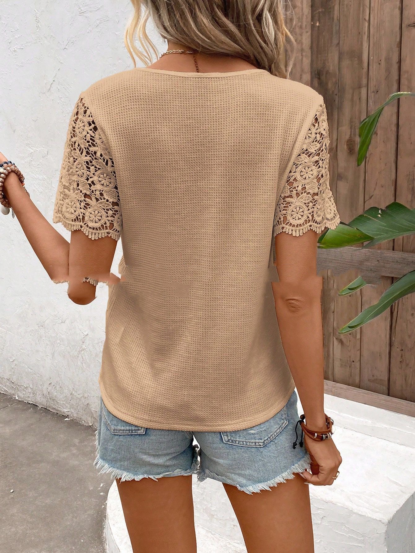Camiseta De Lycra Com Decote Em V - O Retalho