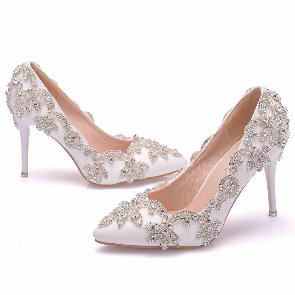 Sapatos de salto alto de bico fino - O Retalho