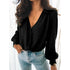 Camisa com decote em V de renda - O Retalho