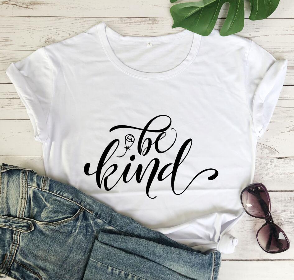 Camiseta manga curta estilo Europeu - O Retalho