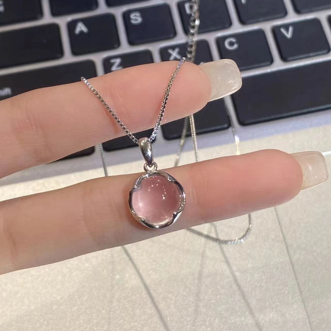 Colar atrativo de cristal para mulheres. - O Retalho