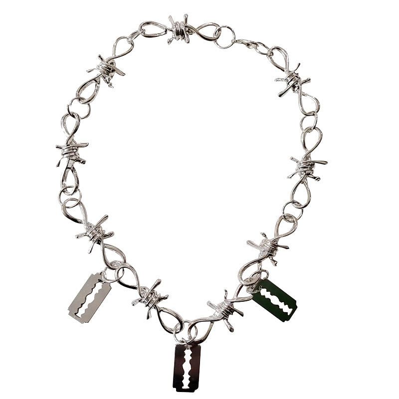 Colar de lâmina de espinho farpado criativo para homens - O Retalho